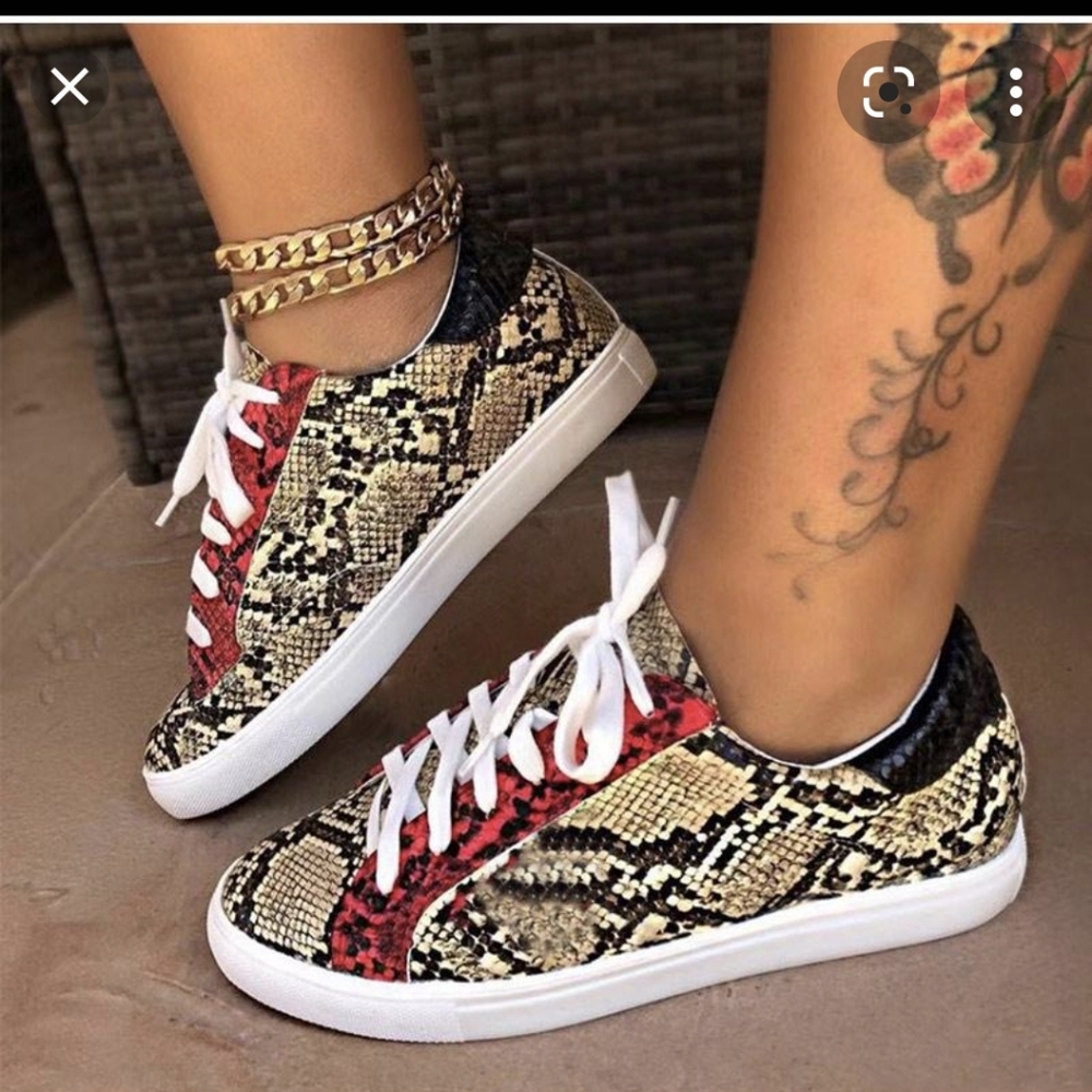 Sneakers 8.5/9